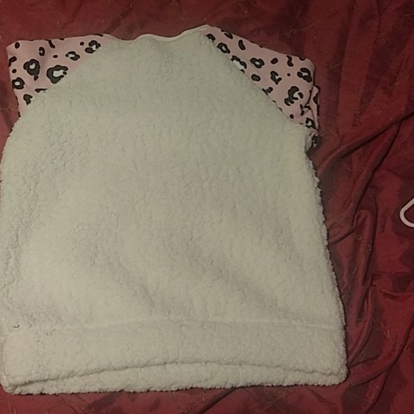 Fuzzy cat Sweeter - Picture 3 of 3